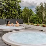 Zloty Horyzont Lux Glowny Budynek Z Basenem, Silownia, Grota Solna, Bawialnia I Restauracja Horyzont Smakow *