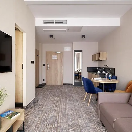 Zloty Horyzont Lux Glowny Budynek Z Basenem, Silownia, Grota Solna, Bawialnia I Restauracja Horyzont Smakow 스클라르스카포렘바