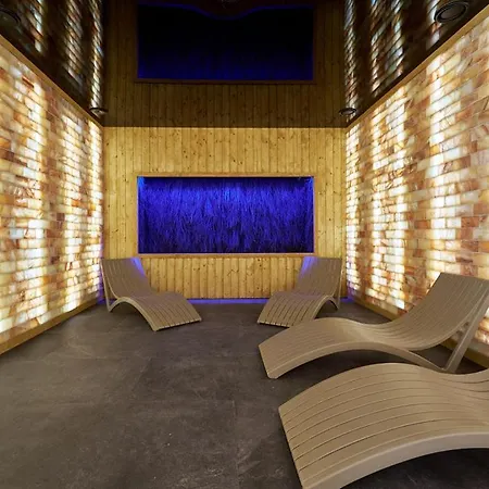 Zloty Horyzont Lux Glowny Budynek Z Basenem, Silownia, Grota Solna, Bawialnia I Restauracja Horyzont Smakow *