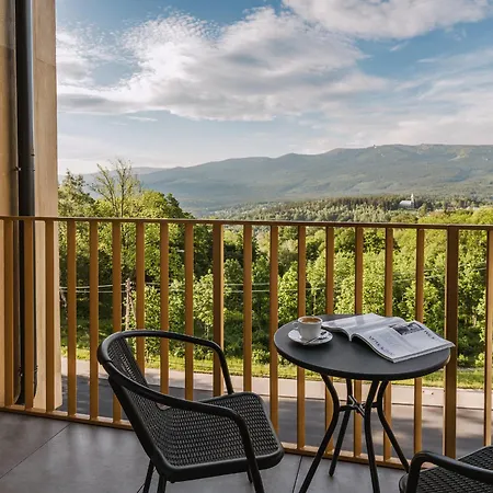 Zloty Horyzont Lux Glowny Budynek Z Basenem, Silownia, Grota Solna, Bawialnia I Restauracja Horyzont Smakow