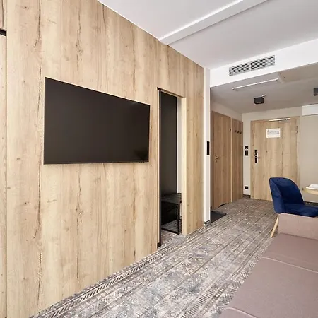 Zloty Horyzont Lux Glowny Budynek Z Basenem, Silownia, Grota Solna, Bawialnia I Restauracja Horyzont Smakow 아파트 스클라르스카포렘바