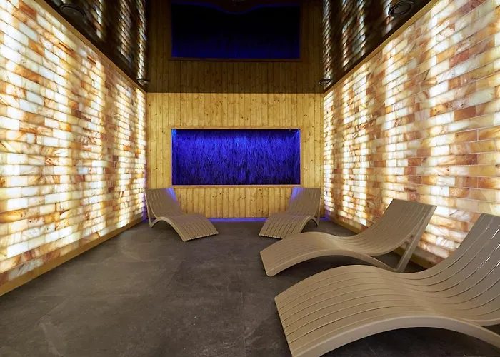 Zloty Horyzont Lux Glowny Budynek Z Basenem, Silownia, Grota Solna, Bawialnia I Restauracja Horyzont Smakow *