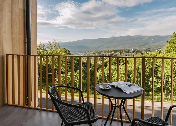 Zloty Horyzont Lux Glowny Budynek Z Basenem, Silownia, Grota Solna, Bawialnia I Restauracja Horyzont Smakow