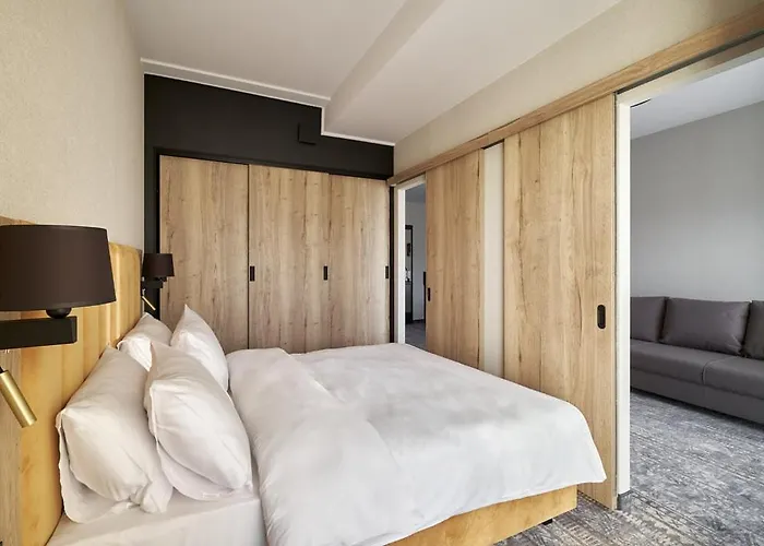 Zloty Horyzont Lux Glowny Budynek Z Basenem, Silownia, Grota Solna, Bawialnia I Restauracja Horyzont Smakow * Szklarska Poręba