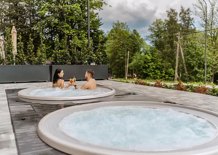 Zloty Horyzont Lux Glowny Budynek Z Basenem, Silownia, Grota Solna, Bawialnia I Restauracja Horyzont Smakow *