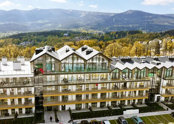Zloty Horyzont Lux Glowny Budynek Z Basenem, Silownia, Grota Solna, Bawialnia I Restauracja Horyzont Smakow Szklarska Poręba